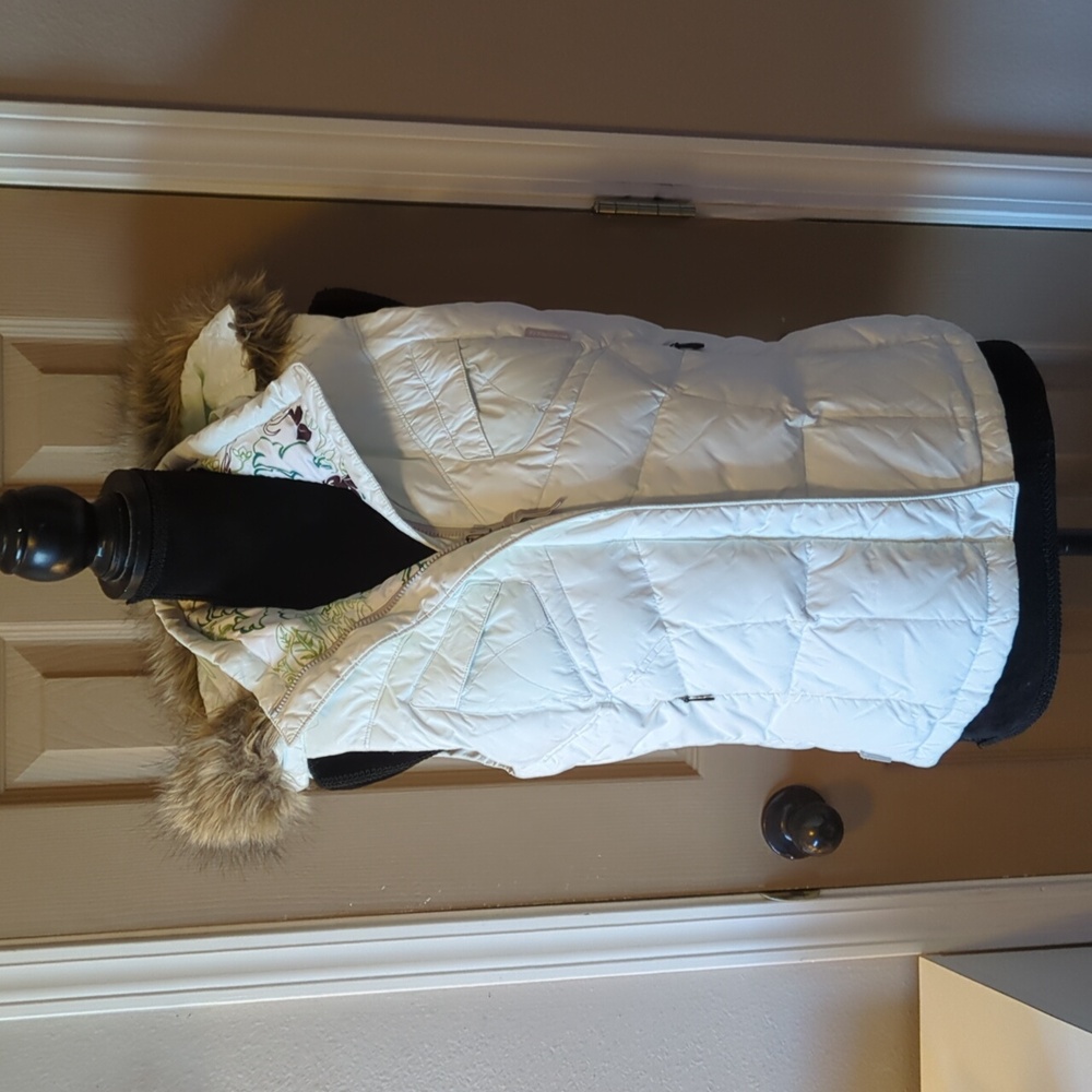 Women's Titanium Columbia sports wear Vest, jacket,winter coat. Size Medium Vest